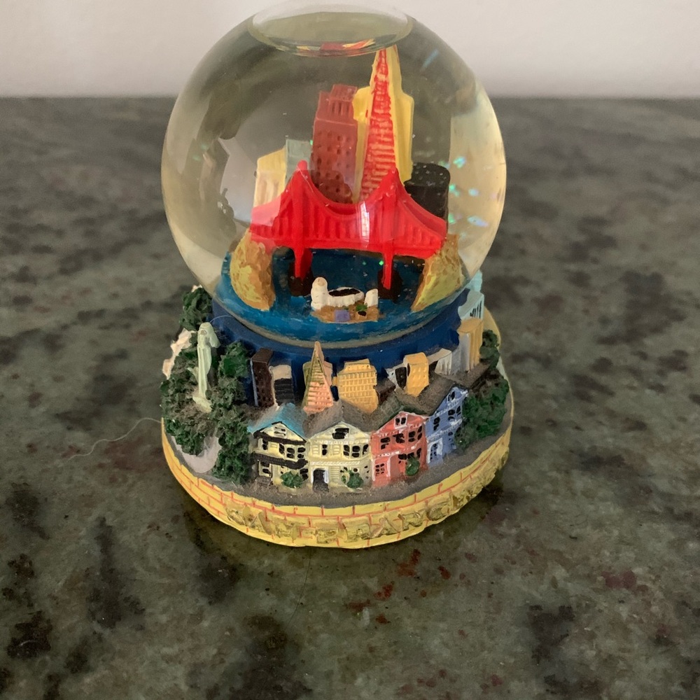 Sam Francisco snow globe
